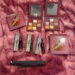 Eyeshadow Palette with Rich Hues